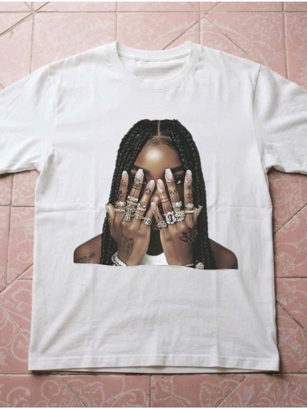 Gildan White Men’s T-Shirt with Portrait and Ring Graphic